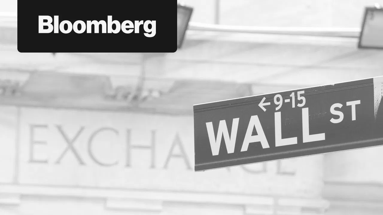 Fee War Kicks Off for One of Wall Street’s Hottest ETF Trades